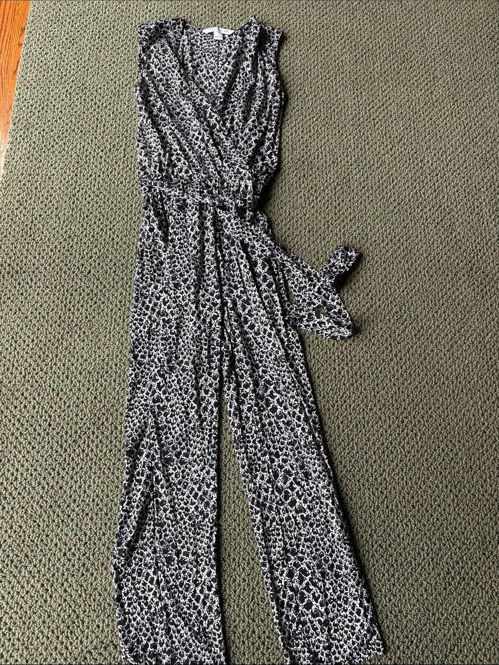 Diane Von Furstenberg Jumpsuit black white size 0 silk nylon spandex soft